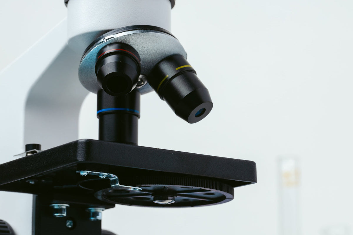 Compound Microscope Uses in Laboratories | LEI Sales