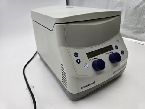 Eppendorf 5424 microcentrifuge with 24 x 1.5/2.0ml rotor (s/n 5424DN060026)